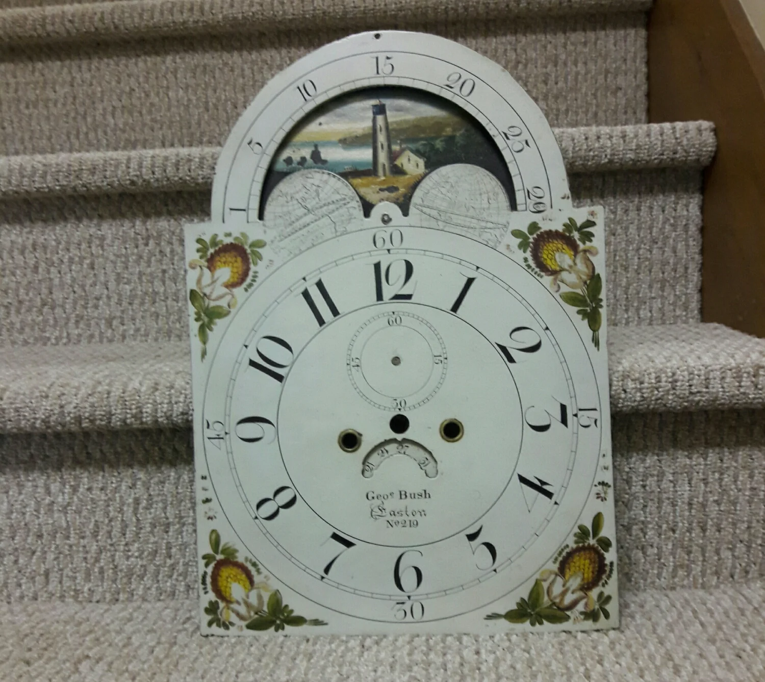 i see lots of clocks and i really like this dial .