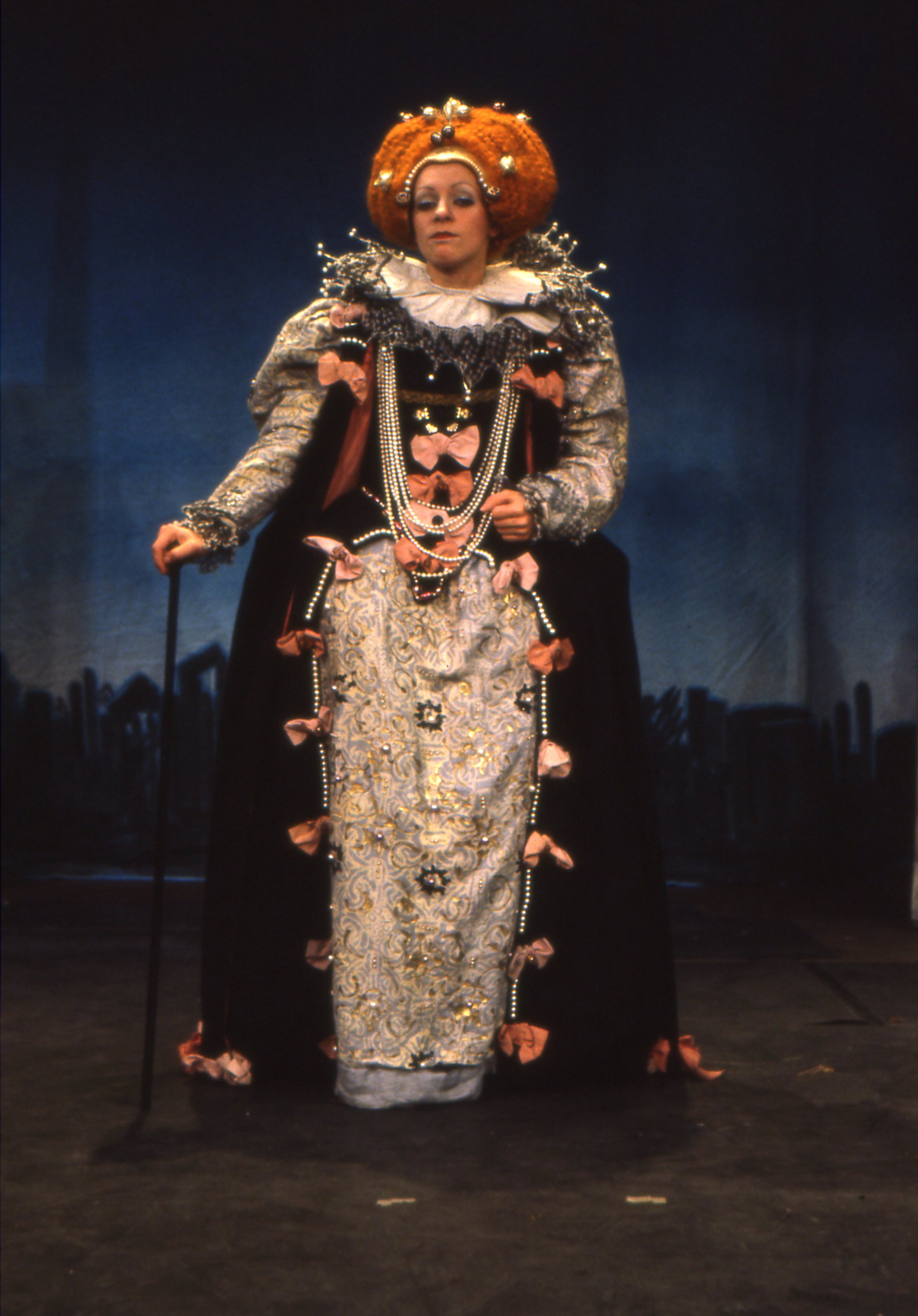 Konni Burger as Elizabeth I for Paradise Street