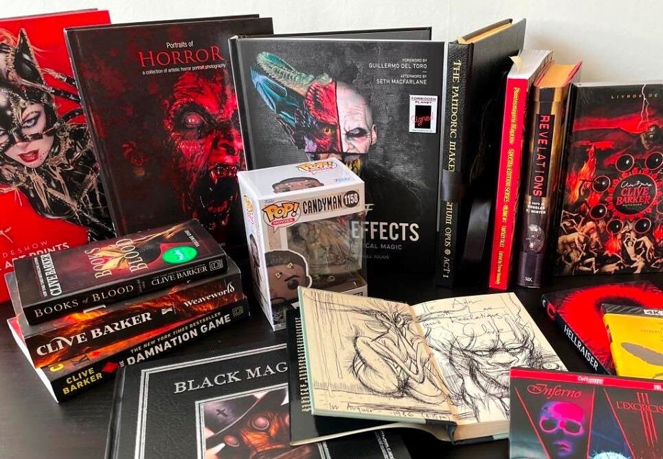 We&rsquo;re terribly bad about posting to the archive blog 🤷&zwj;♀️ but here&rsquo;s a quick look at some of the recent additions to the shelves here!
Link in bio 🏃&zwj;♀️
#clivebarker #clivebarkerart #sideshow #chetzar #candyman #darksidebooks