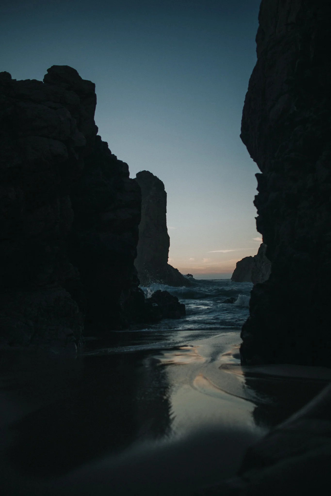 Rocks at Praia da Ursa