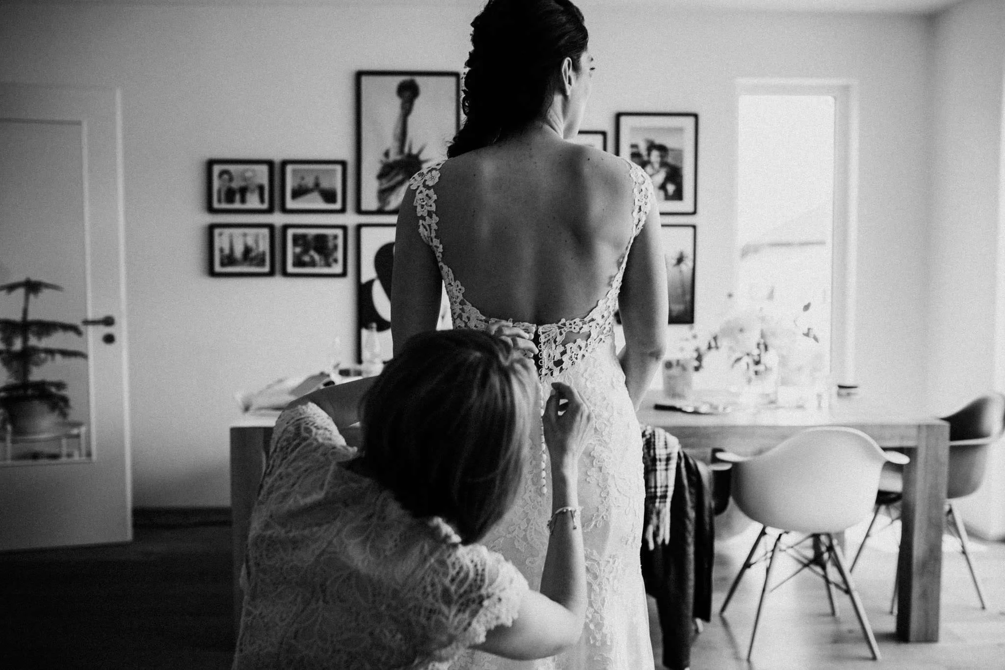 Brautkleid mit ausgeschnitten Rücken
