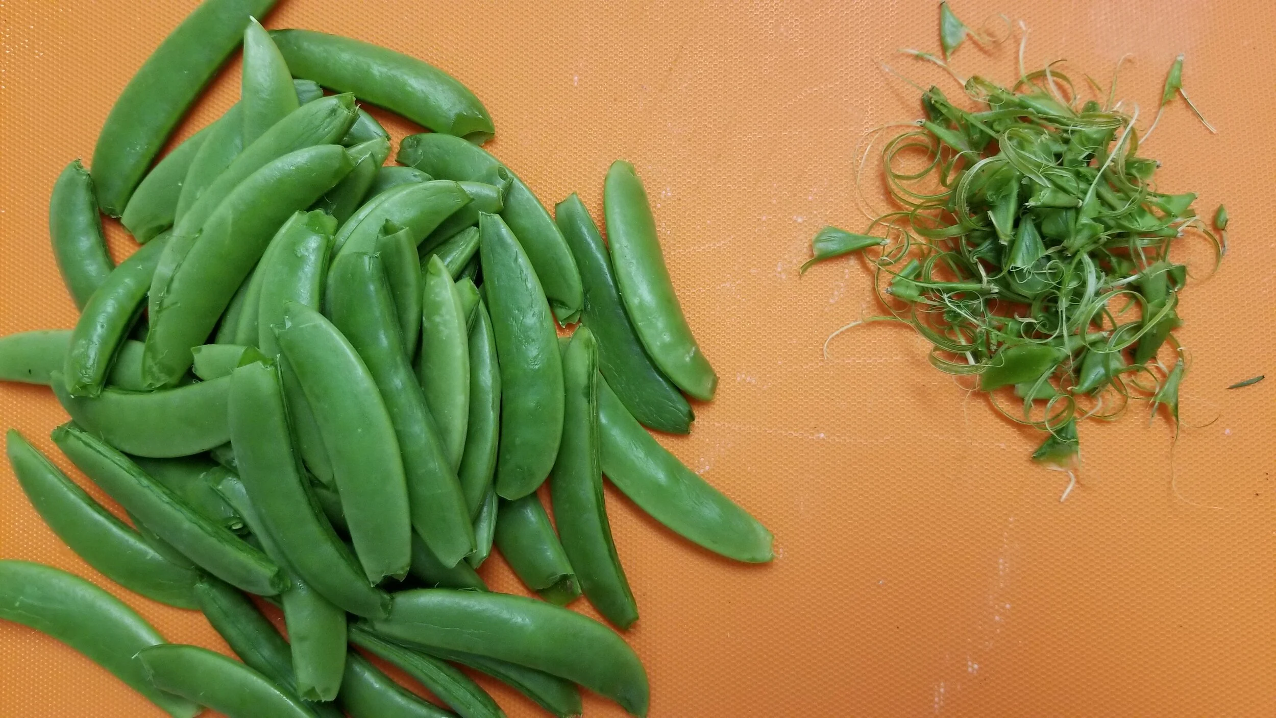 Sugar Snap Peas - String Removal.jpg