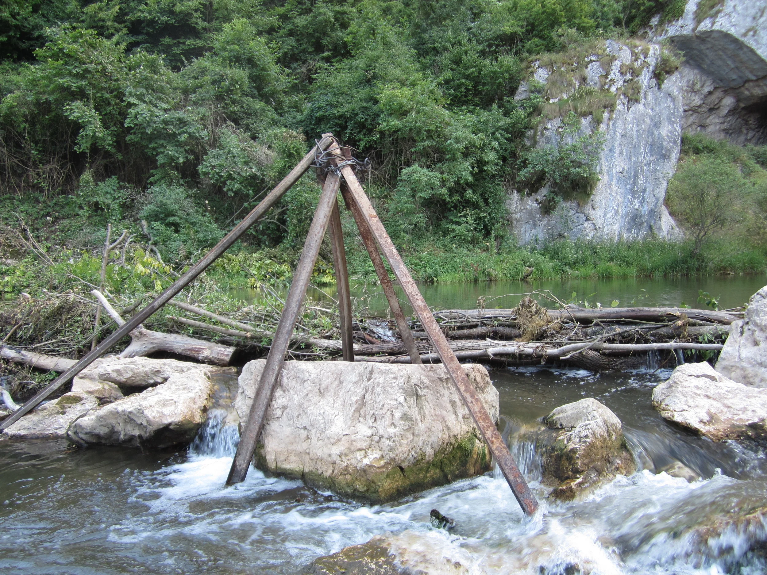 Anchoring Rocks to Reinforce the Dam