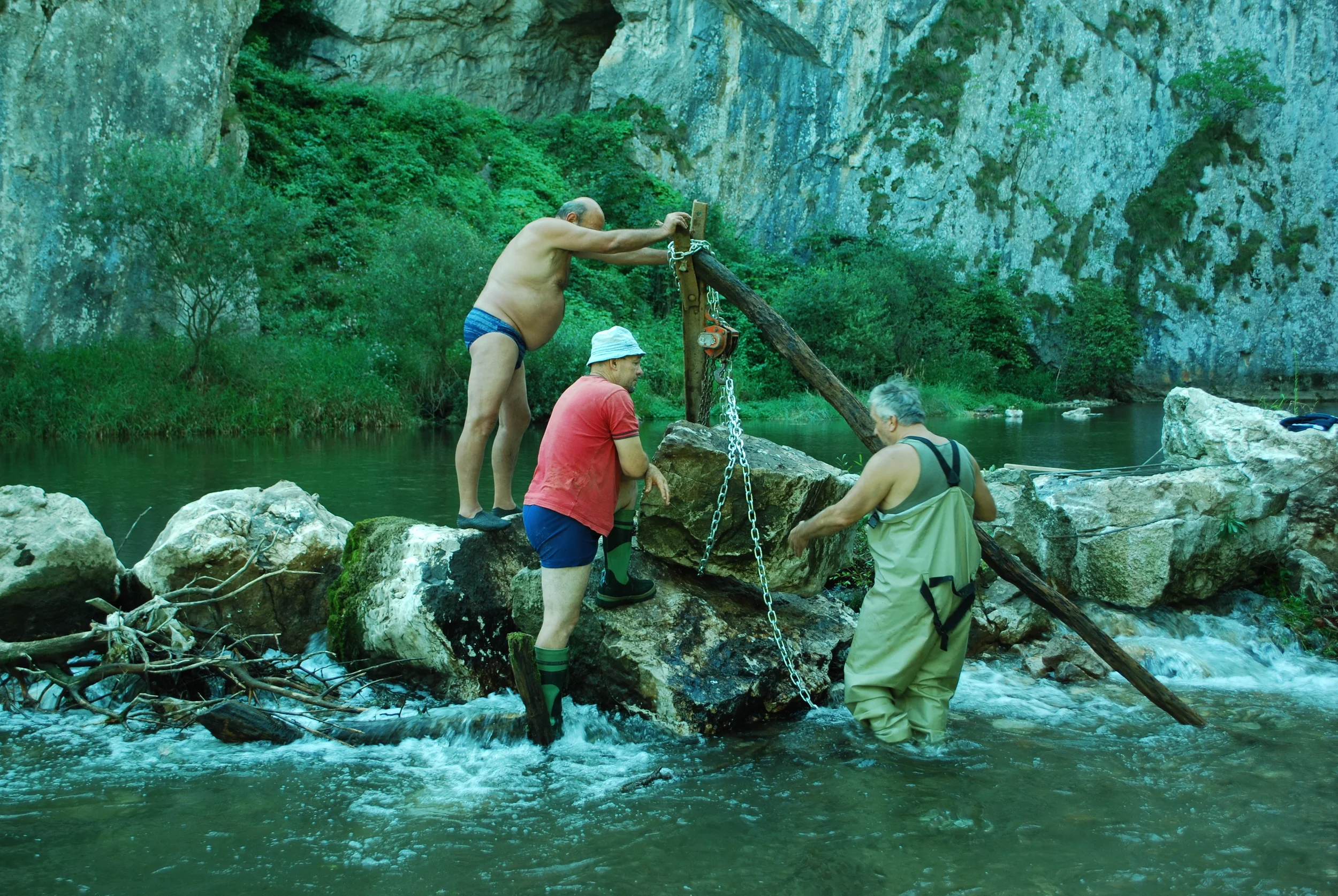 Slavko, Goki & Zoran Moving Rocks