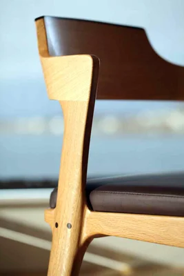 HANS 57 CHAIR - DETAIL - GARRY OAK, WENGE, LEATHER