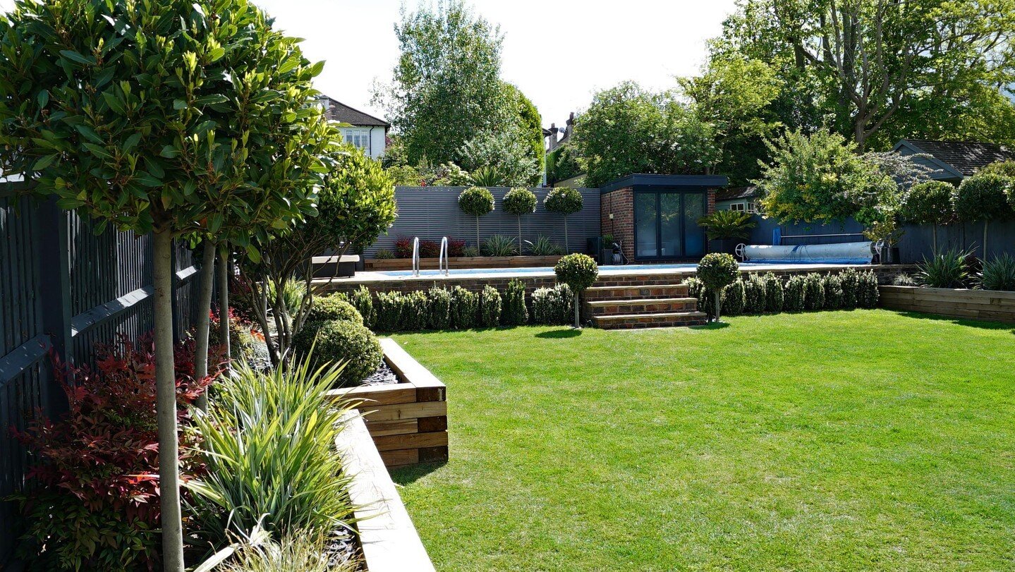 Hopefully you have been getting out and enjoying the summer sun this week 😎

Long may it continue!

#landscaping #gardensofinstagram #JackDunckley #gardendesign #designer #landscapearchitect #Sussex #garden #Hove #instgardenlovers #roomswithoutroofs