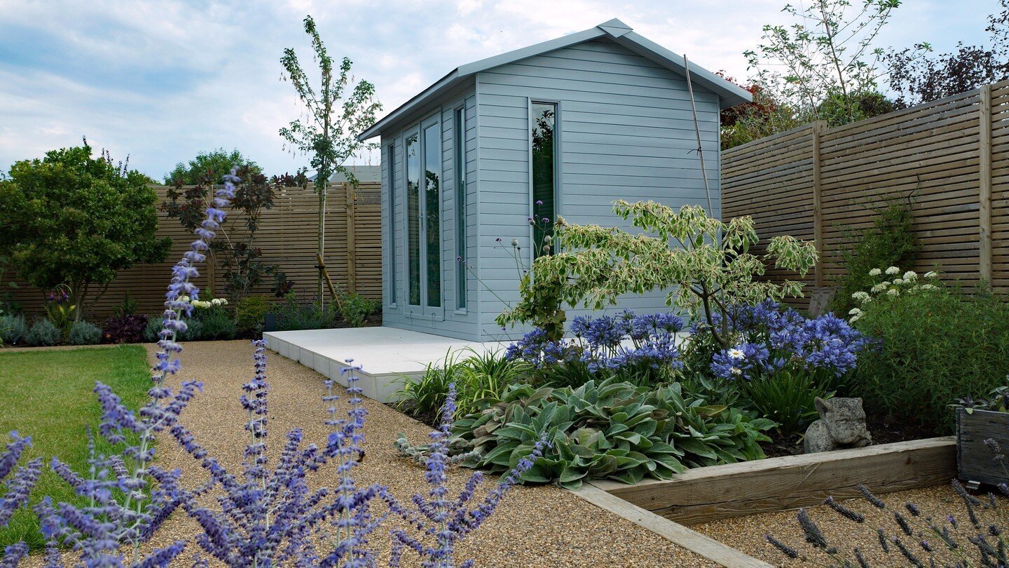 A modern and sleek summer building!

Sheds, summer houses etc have come on so much over the years. They no longer need to be thought of as those spider 🕷️ infested, smelly, damp sheds where you put summer furniture or tools. They can be beautiful an