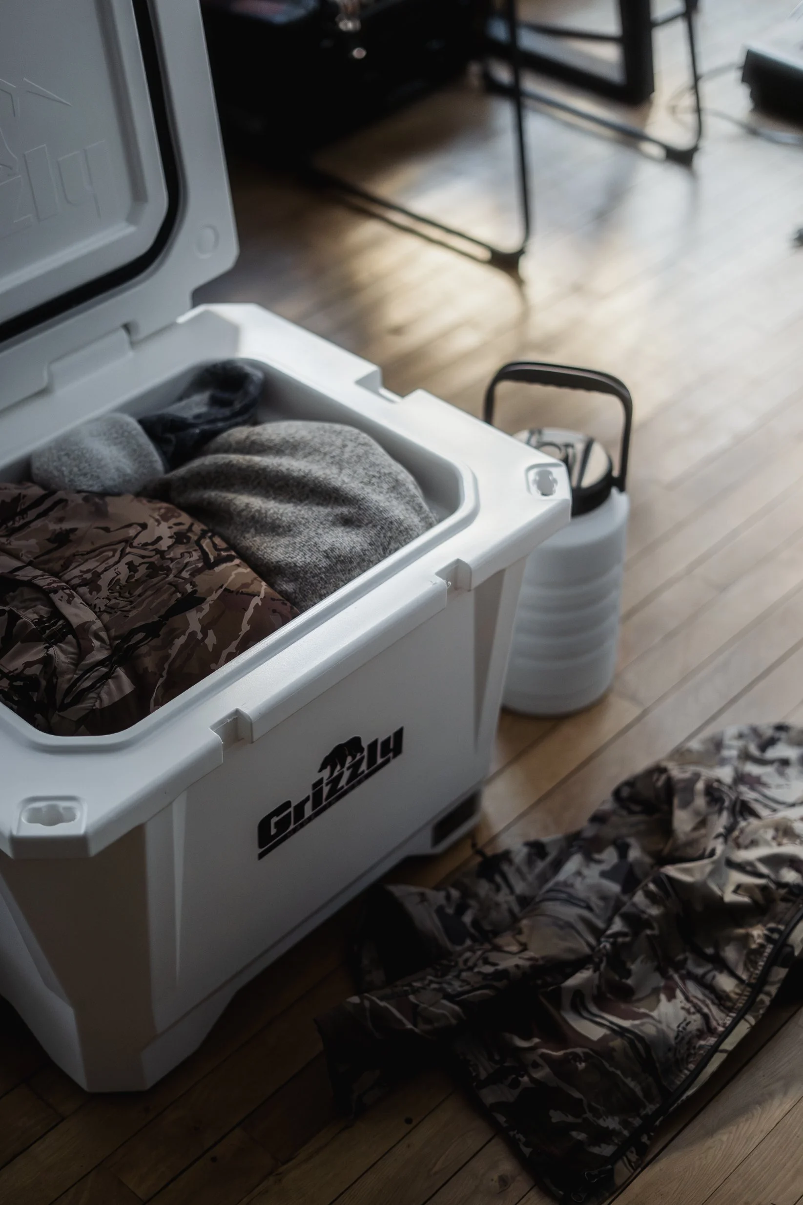 GRIZZLY_Rolling Cooler_Macey B-05.jpg