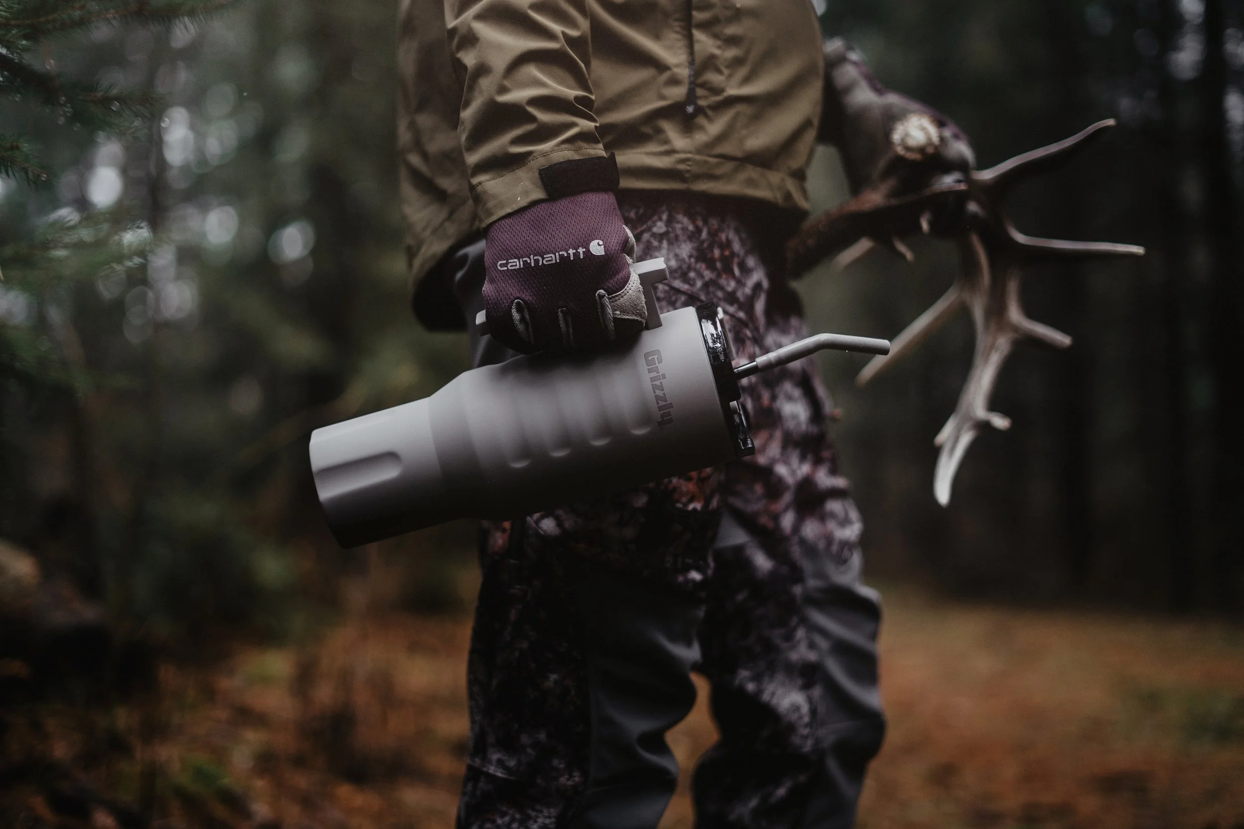 02-19-2026_GRIZZLY_30oz_40oz_Tumblers_Lifestyle Photography-080.jpg