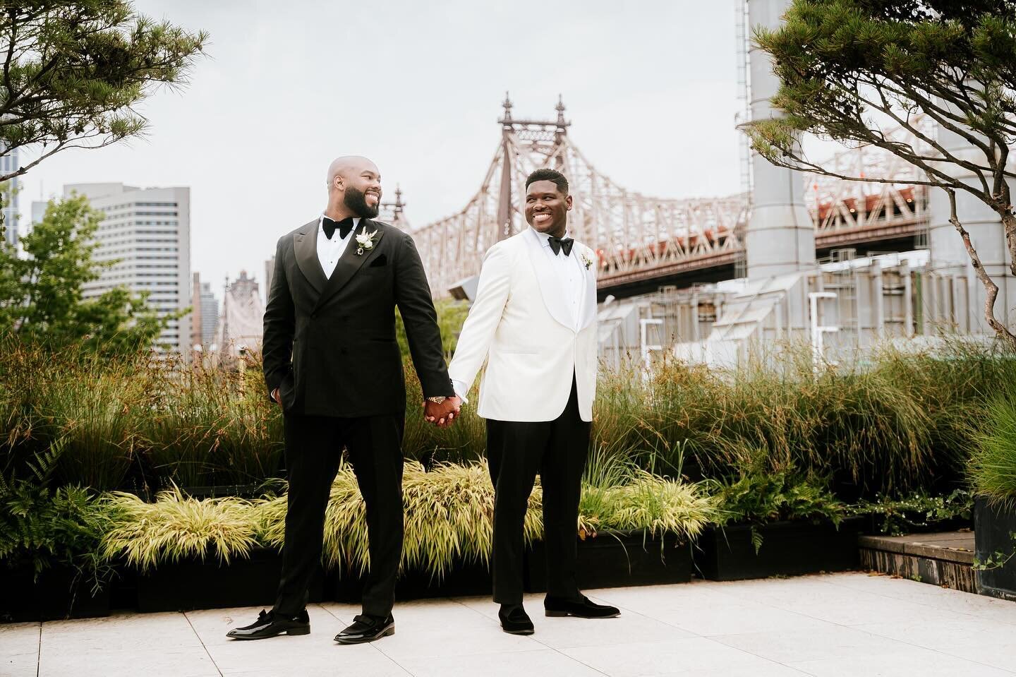 Moriba and Kardell are on our blog today! Link in bio for their &ldquo;Love on Top&rdquo; wedding! 

Photo courtesy: @1314studio 
Venue: @thefoundrylic 
Catering: @dishfoodnyc 
Cake: @rbicakes 
DJ: @ntweddingdjs 
Officiant: @robynashleyweddings 
Flor