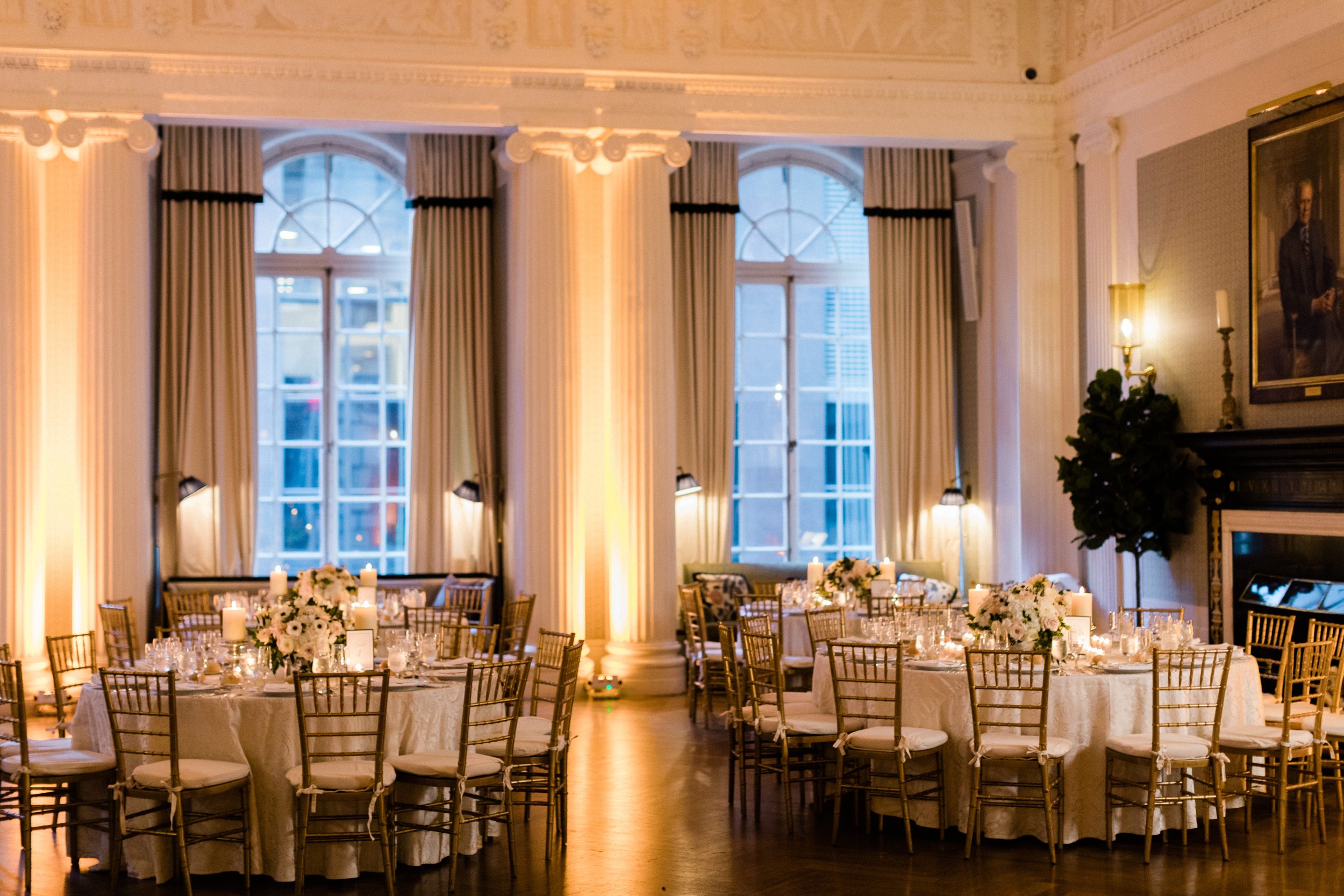  photo courtesy of  Holtz Wedding Photography  