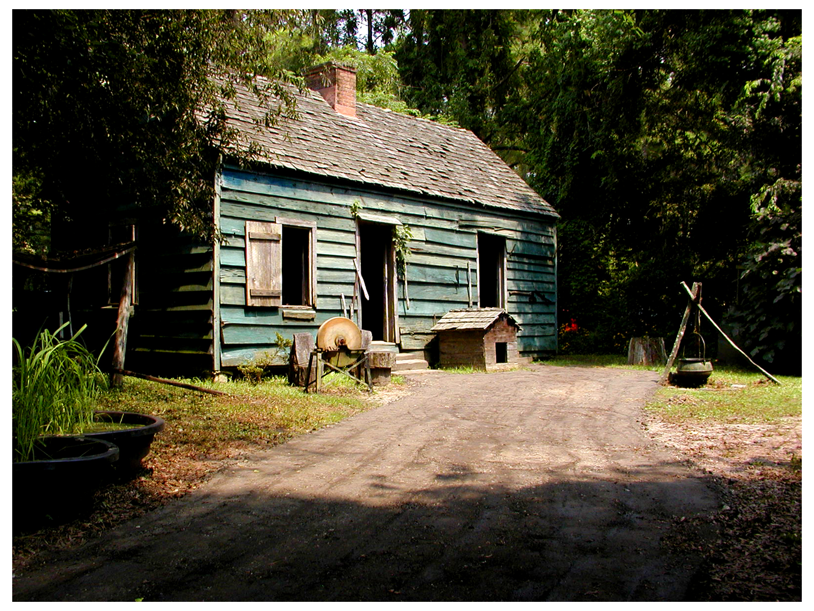 Slave Quarter Museum at Magnolia Gardens, South Carolina