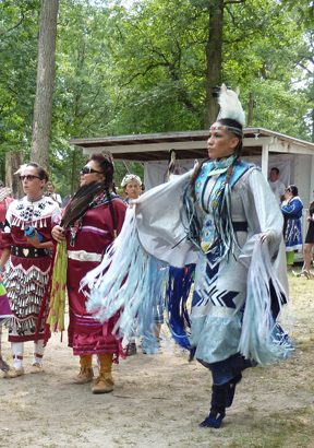 powwow2013_03.jpg