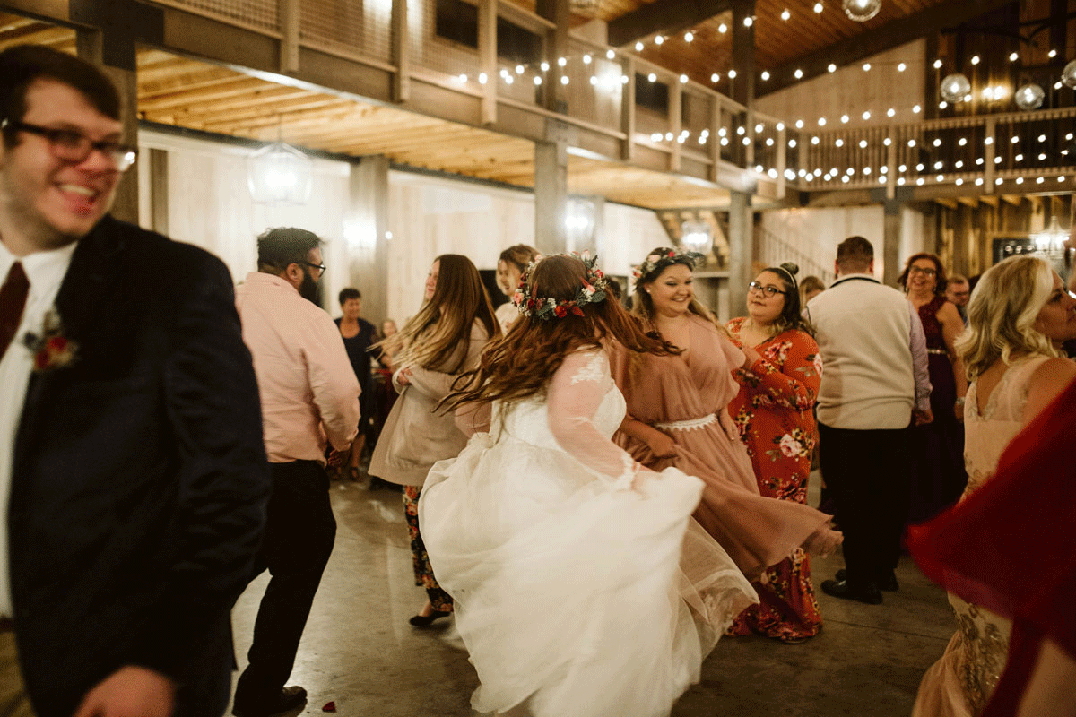 the-barn-at-collins-family-farm-cobbtown-georgia-wedding (2).gif