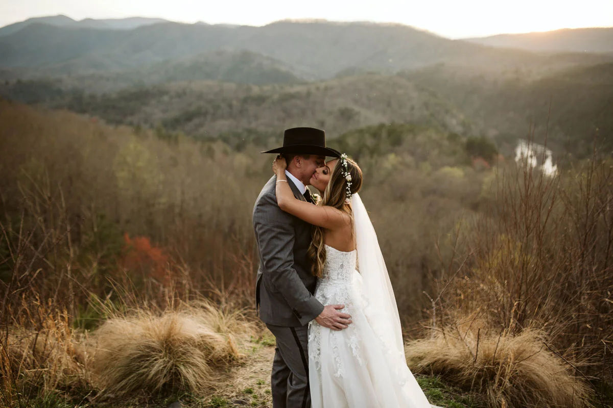 intimate-elopment-blue-ridge-georgia-north-georgia-wedding-photographers (66).jpg