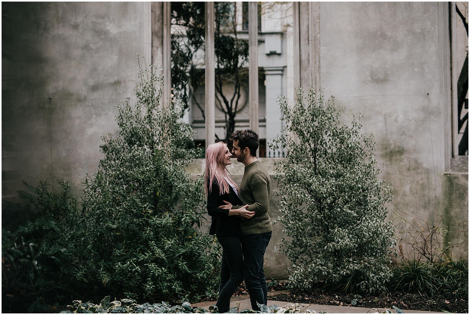 St Dunstan In the East engagement shoot_0004.jpg