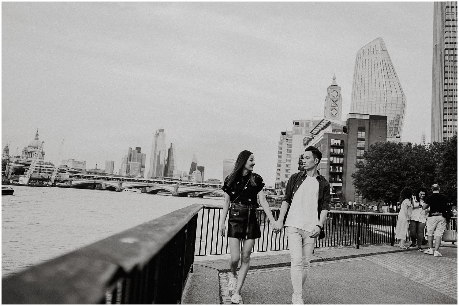 London Southbank engagement shoot_0006.jpg