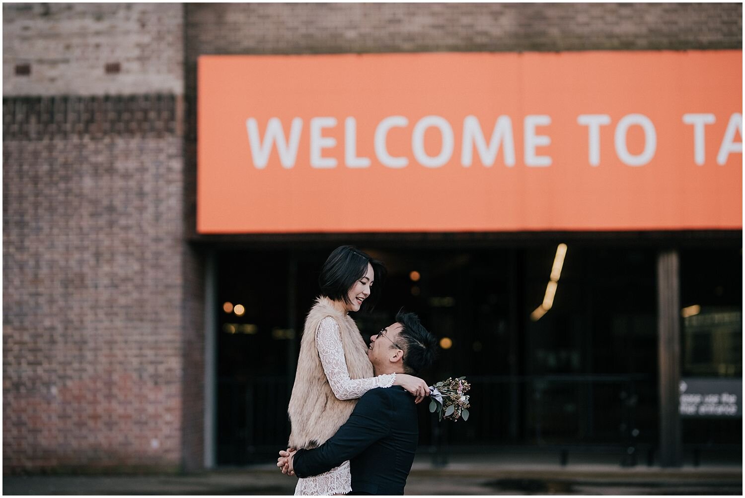 Engagement photos at Tate Modern, London