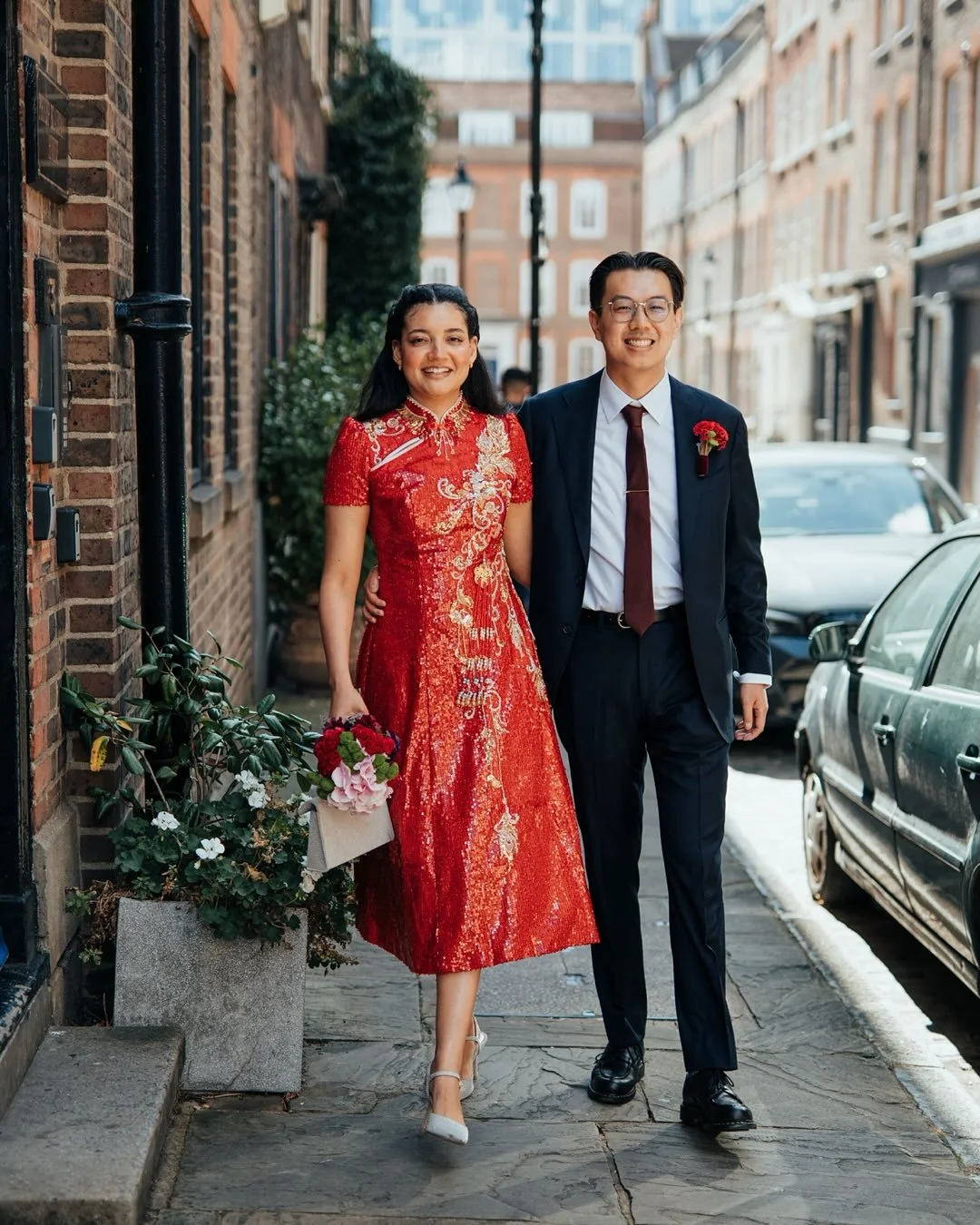 Kate and Kirby married on the first day of the tube strike, and luckily everyone made it to Islington Town Hall on time for their intimate ceremony in Room 99. To calm the nerves, they sneaked in a quick half pint of Guinness at the Vineyard beforeha