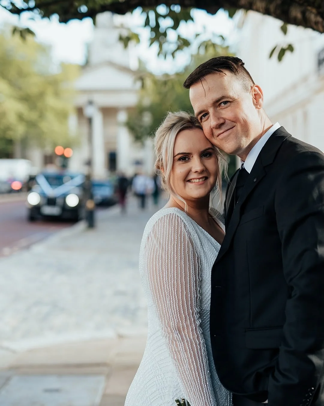 Hannah and Luke&rsquo;s beautiful early autumn wedding in London last month. It was a day of downpours and sunshine. Luckily we had a black cab with us for our little photo trip around town, so we could dodge the showers in style and comfort. &hearts