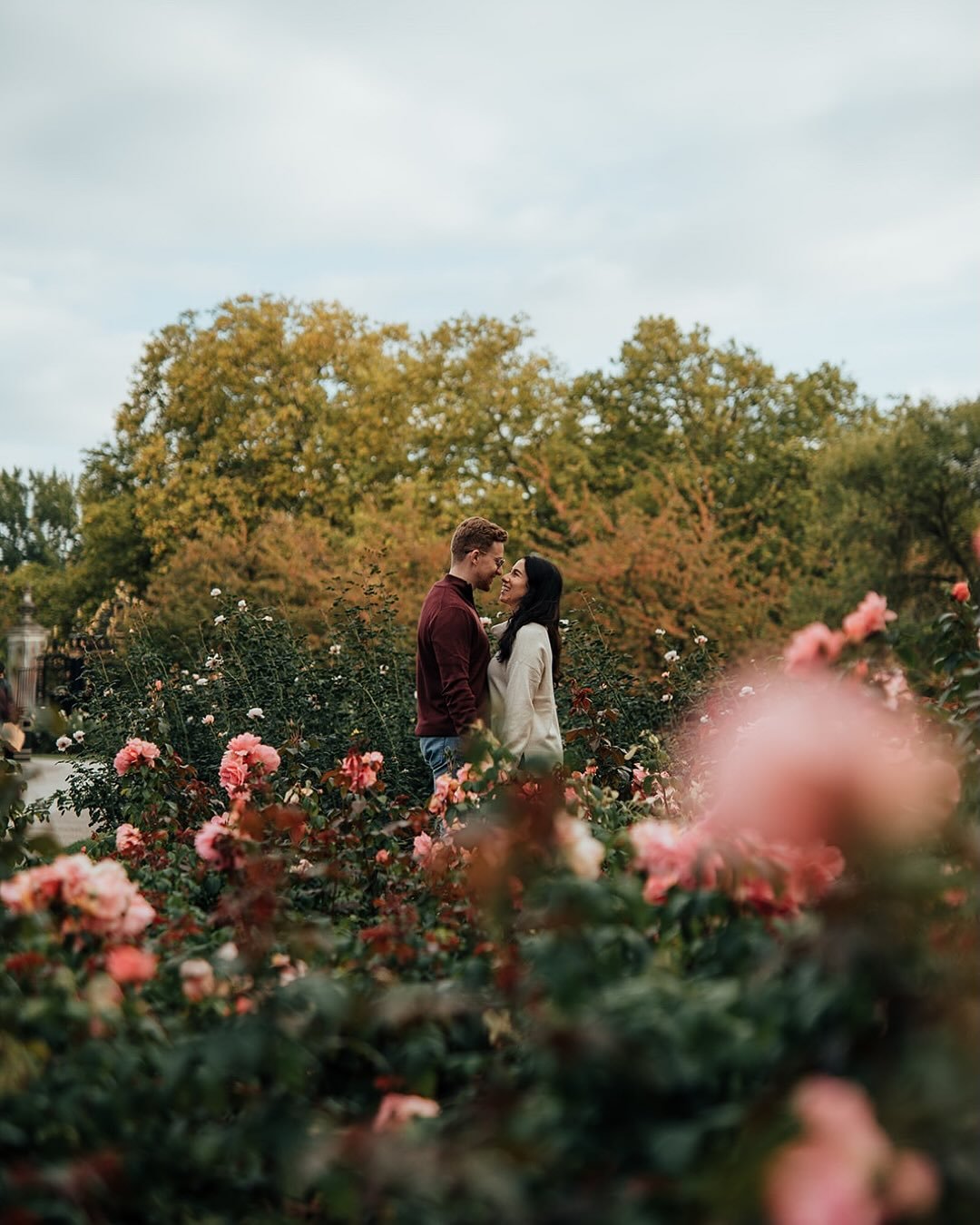 Aimee and Adam&rsquo;s engagement shoot around Regent&rsquo;s Park. A perfect autumn day! &hearts;️🍁&hearts;️
.
.
.
.
#autumninLondon #autumnengagementphotos #londonengagementphotos #regentsparkphotoshoot #londoncoupleshoot
