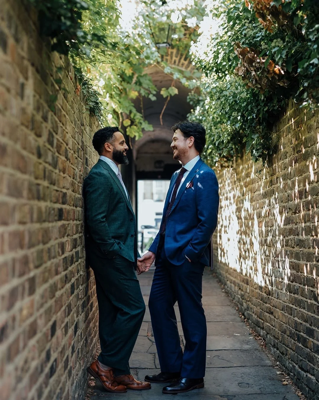 I just delivered Sam and Ash&rsquo;s gallery - very happy memories from this lovely morning. &hearts;️&hearts;️&hearts;️
.
Ten years after they first met in Islington, they came back to exchange their vows at Islington Town Hall on a perfect late sum