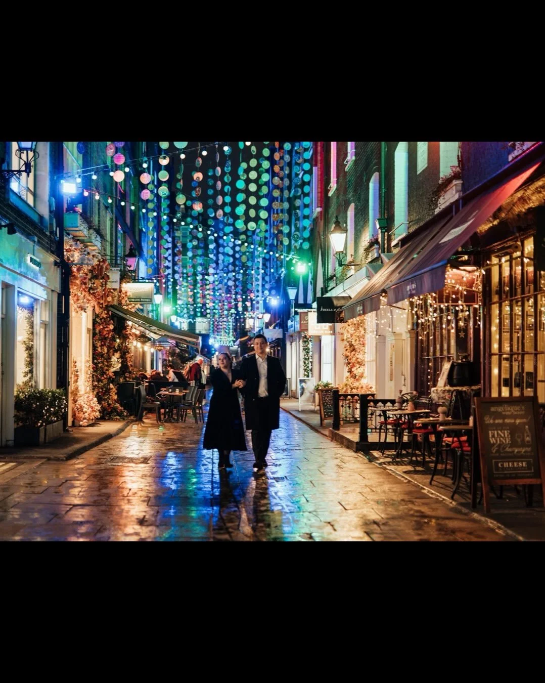Planning a winter wedding at the Old Marylebone Town Hall or anywhere in London? Check out my latest blog post with tips and photos for inspiration. For Beate and Alistair&rsquo;s December wedding, we embraced the dark and took their couple photos wi