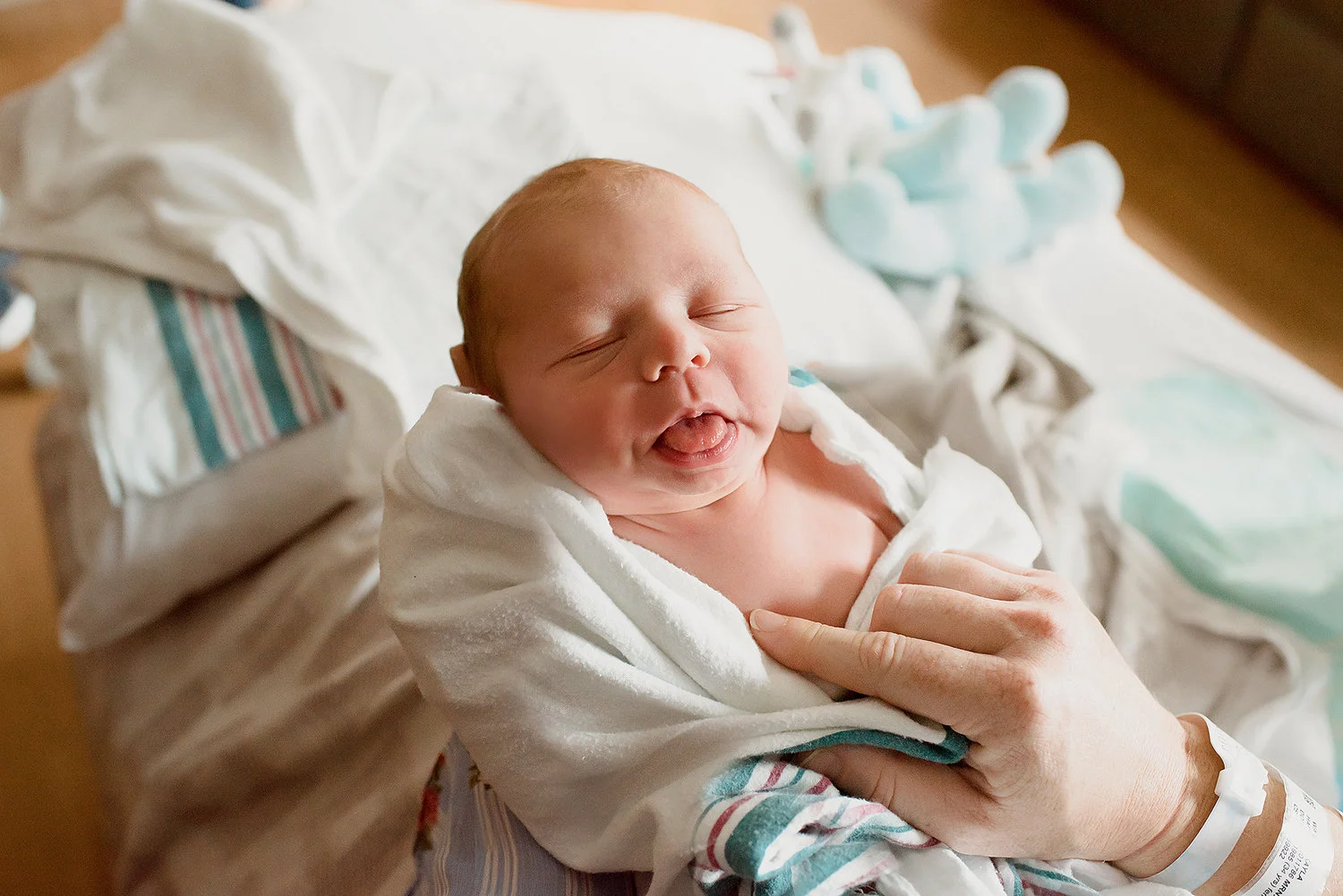 A Mama's Guide to Choosing a Birth Photographer