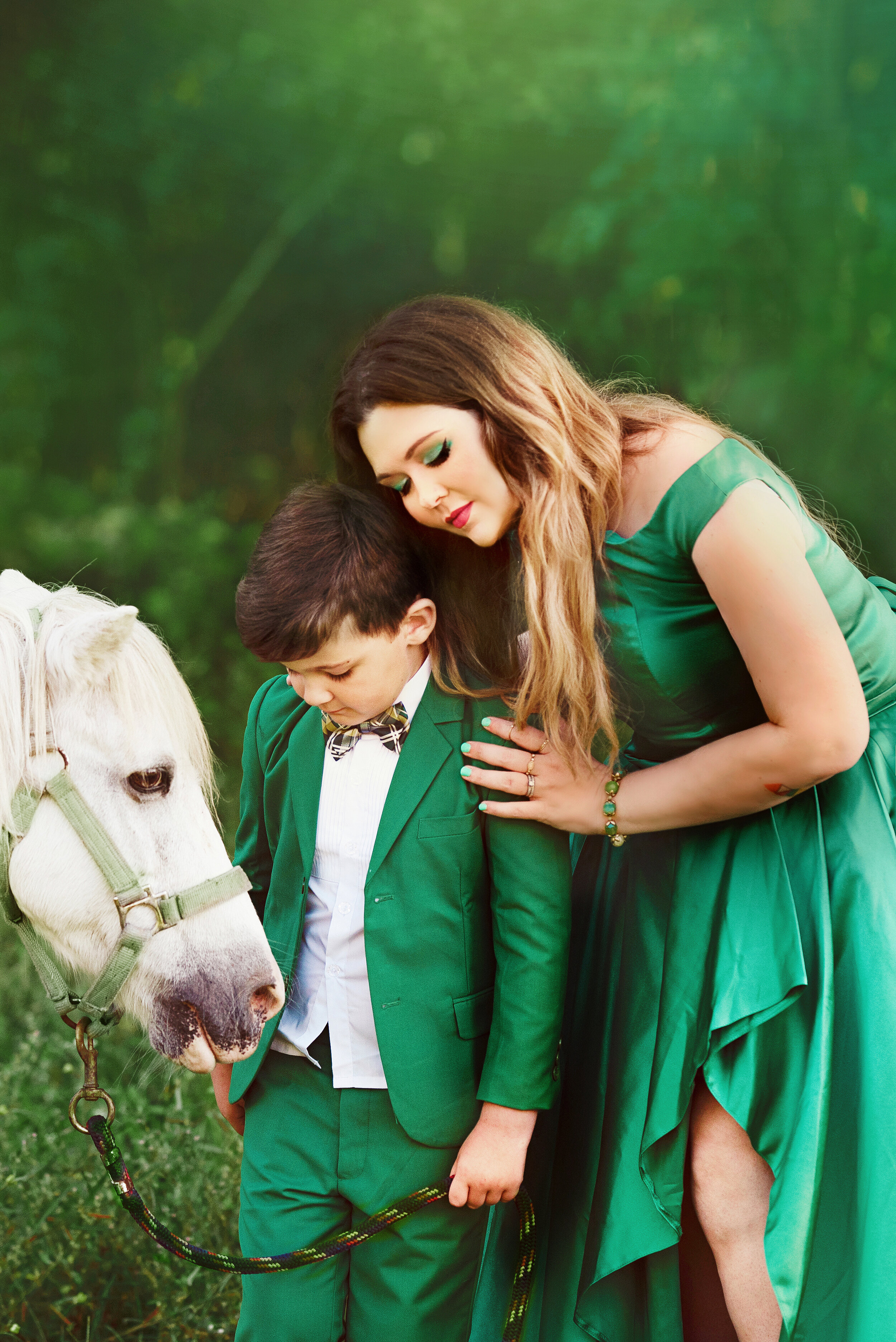 Erika Pearce Photography | Maternity and Birth | Middle Son Jenkins Photoshoot | Kids in Color Green