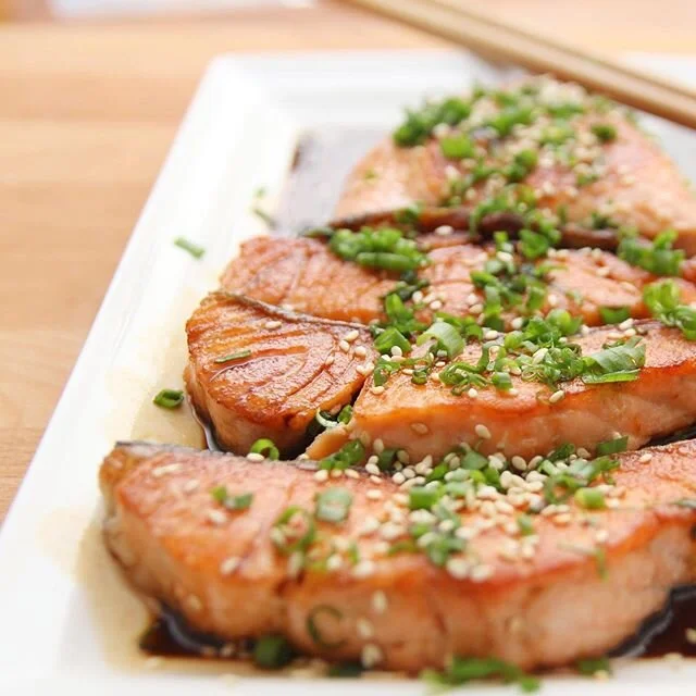 Crispy Honey Ginger Salmon 🤤
🌼
Look at all those yummy omega 3s! These essential fatty acids are important for many reasons including heart health &hearts;️
🌼
Consumption of long chain omega 3s EPA &amp; DHA may reduce risk of coronary heart disea