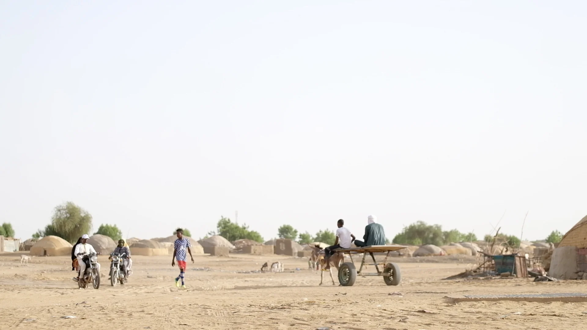 Gao has seen an influx of displaced people, creating challenges to access limited services. The town has been occupied by armed groups but is slowly return to normal, despite ongoing insecurity. Drought and violence drove a surge in people seeking s…