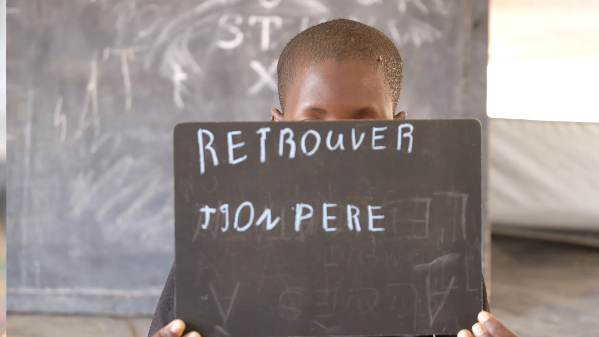 Balla lives in a makeshift settlement outside of Mopti. His family was scattered and displaced after a terrifying nighttime attack on their village. More than three months have passed, but they still can't find his father. He's coping with being a c…