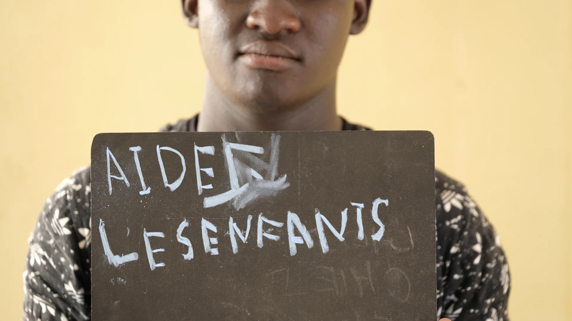 Ibrahim was recruited into a militia and forced to take up arms go into battle. He's now out of the armed group because he found out that he could get support from UNICEF to help him open up his own business. He runs a small shop selling food. But h…