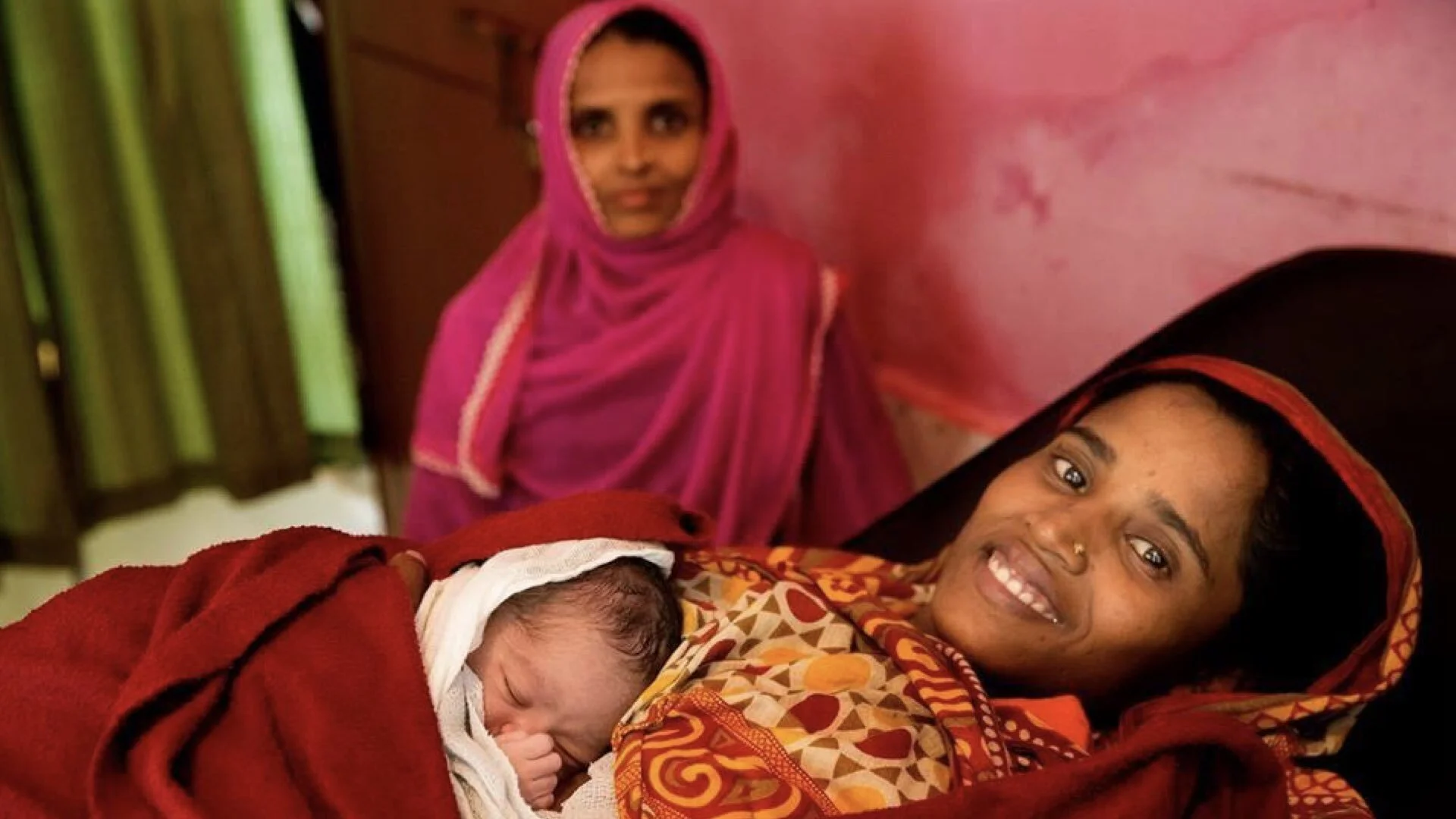 Bangladesh: The informal settlements of Dhaka are chaotic, overcrowded and under-resourced. For pregnant women with few resources. It can be a challenge just to get to the health center for antenatal care. Even more tenuous are the links between mid…