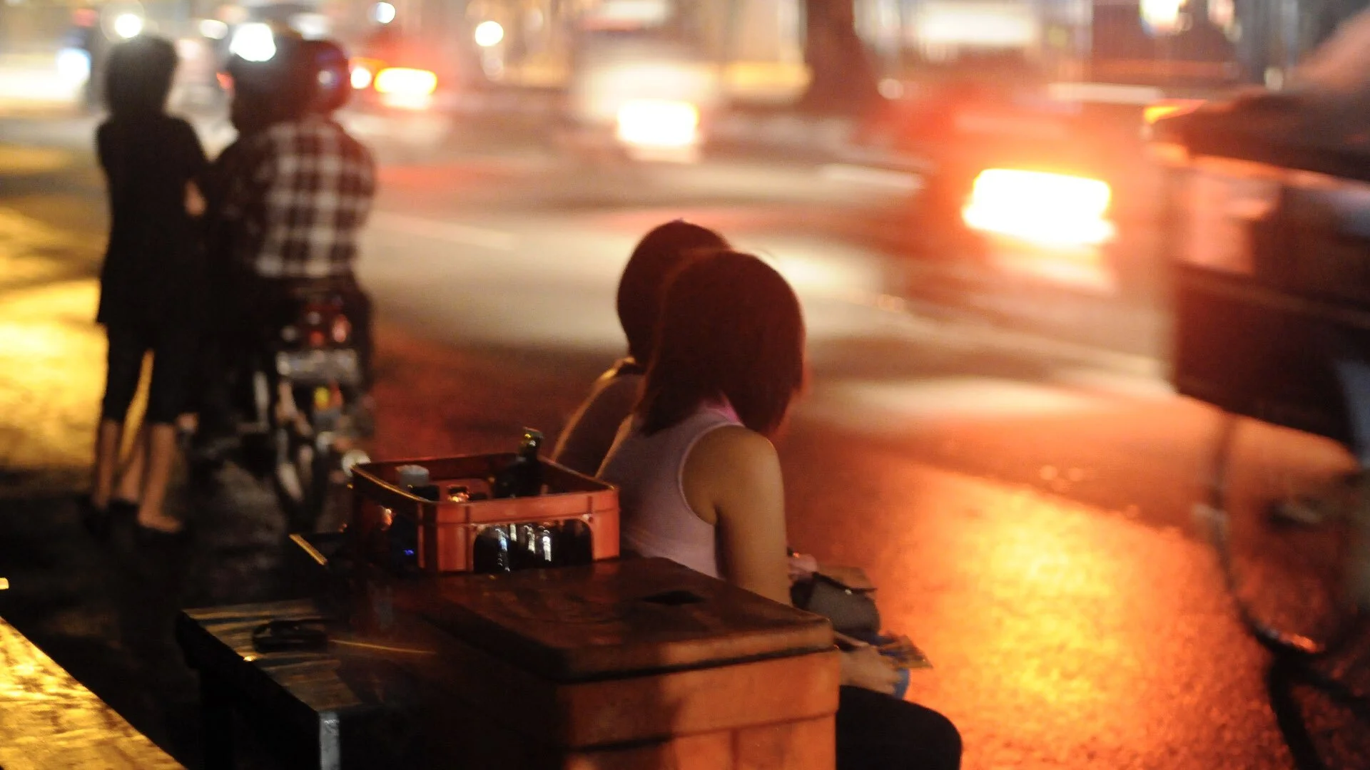 Indonesia: Lia is a female sex worker living with HIV. She is the national coordinator of OPSI, a national network of sex workers in Indonesia. Together with UNFPA, OPSI is developing innovative models for reaching female sex workers with HIV in Ind…