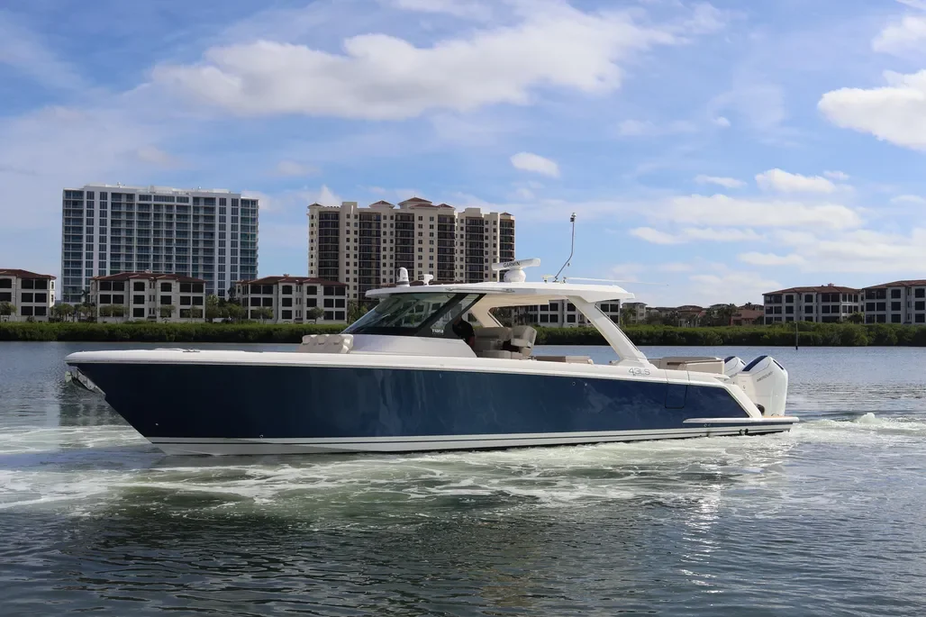TIARA 43LS