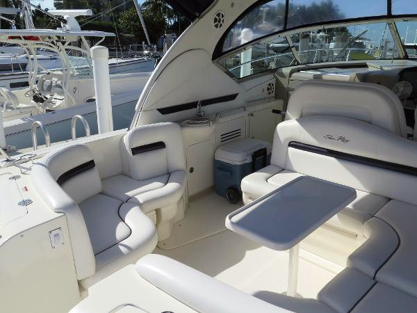 coast-yacht-charter-searay-380-sundancer-6.jpg
