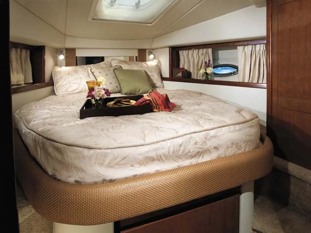 coast-yacht-charter-searay-380-sundancer-14.jpg