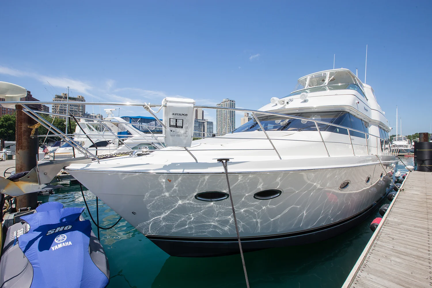 carver-570-coast-yacht-charter-8.jpg