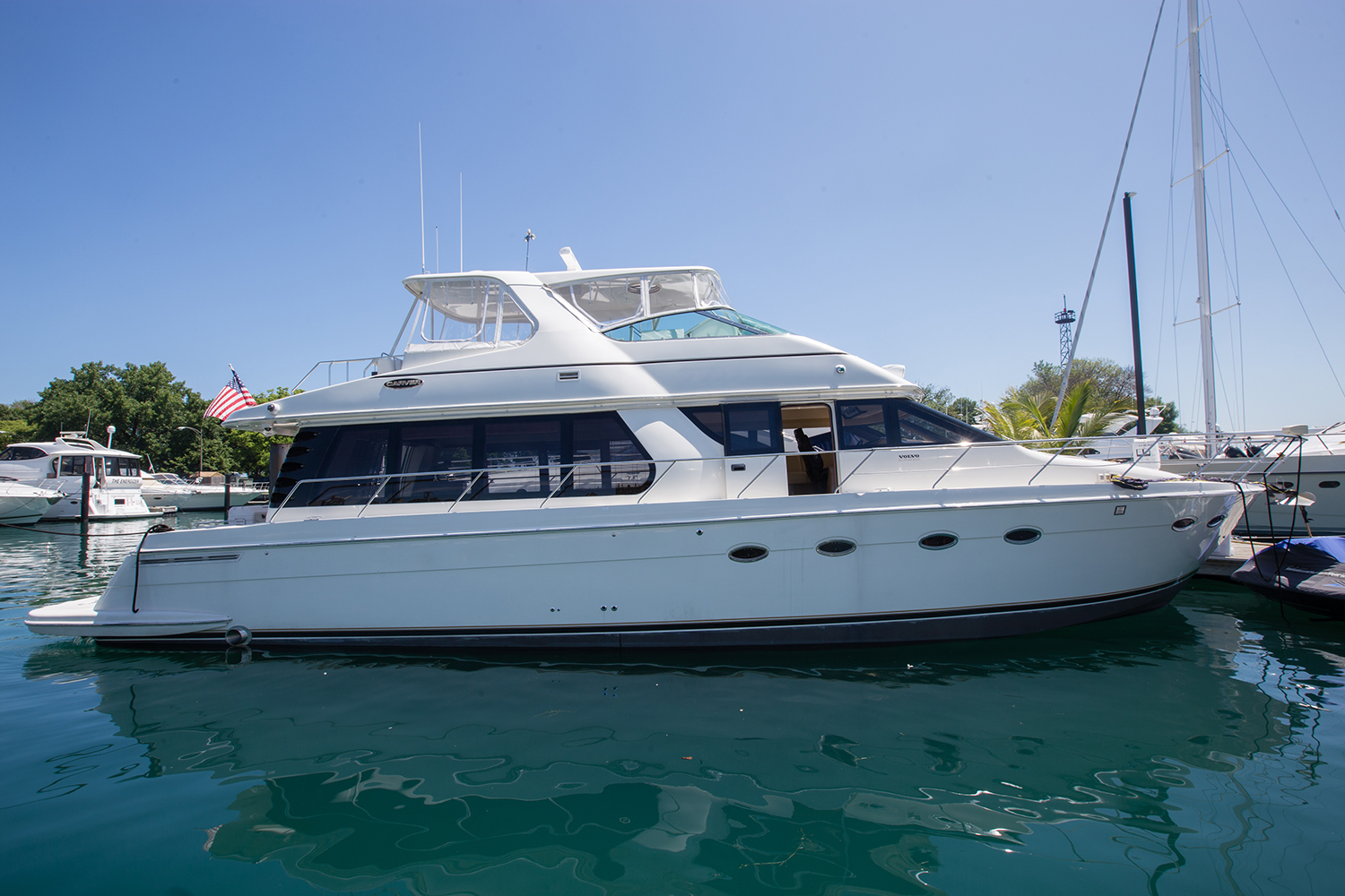 carver-570-coast-yacht-charter-10.jpg