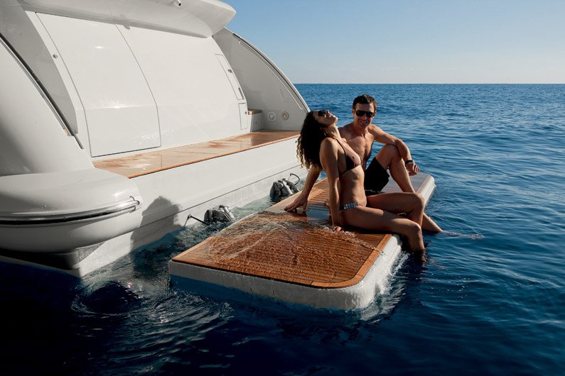 coast-yacht-charter-membership-fractional-lease-share-boat-club-62-azimut-15.jpg