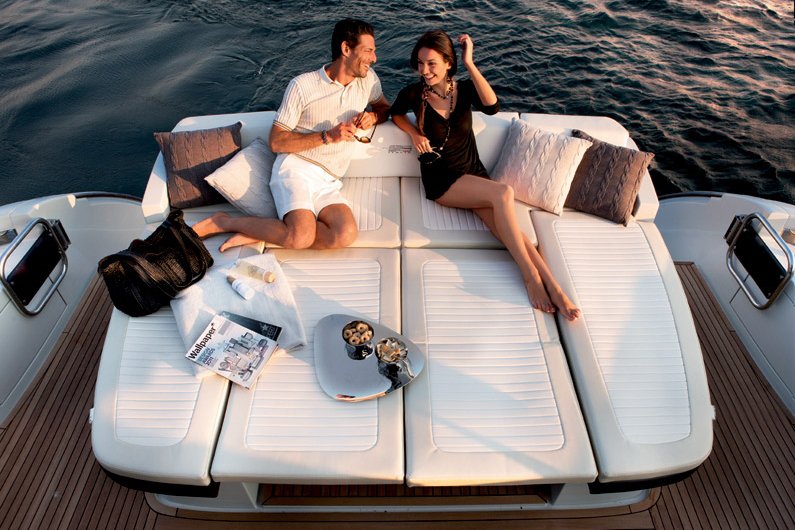 coast-yacht-charter-membership-fractional-lease-share-boat-club-62-azimut-16.jpg