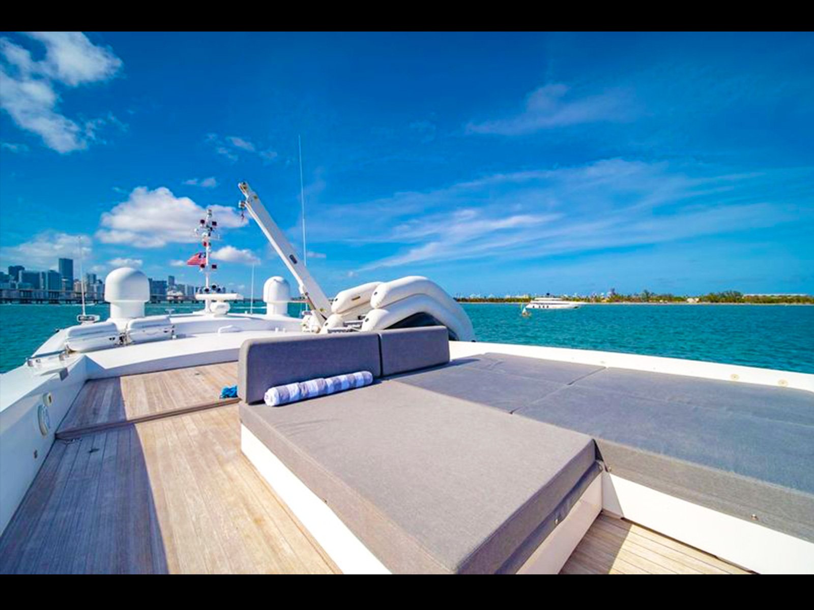 120-Technomar-miami-coast yachts4.jpg