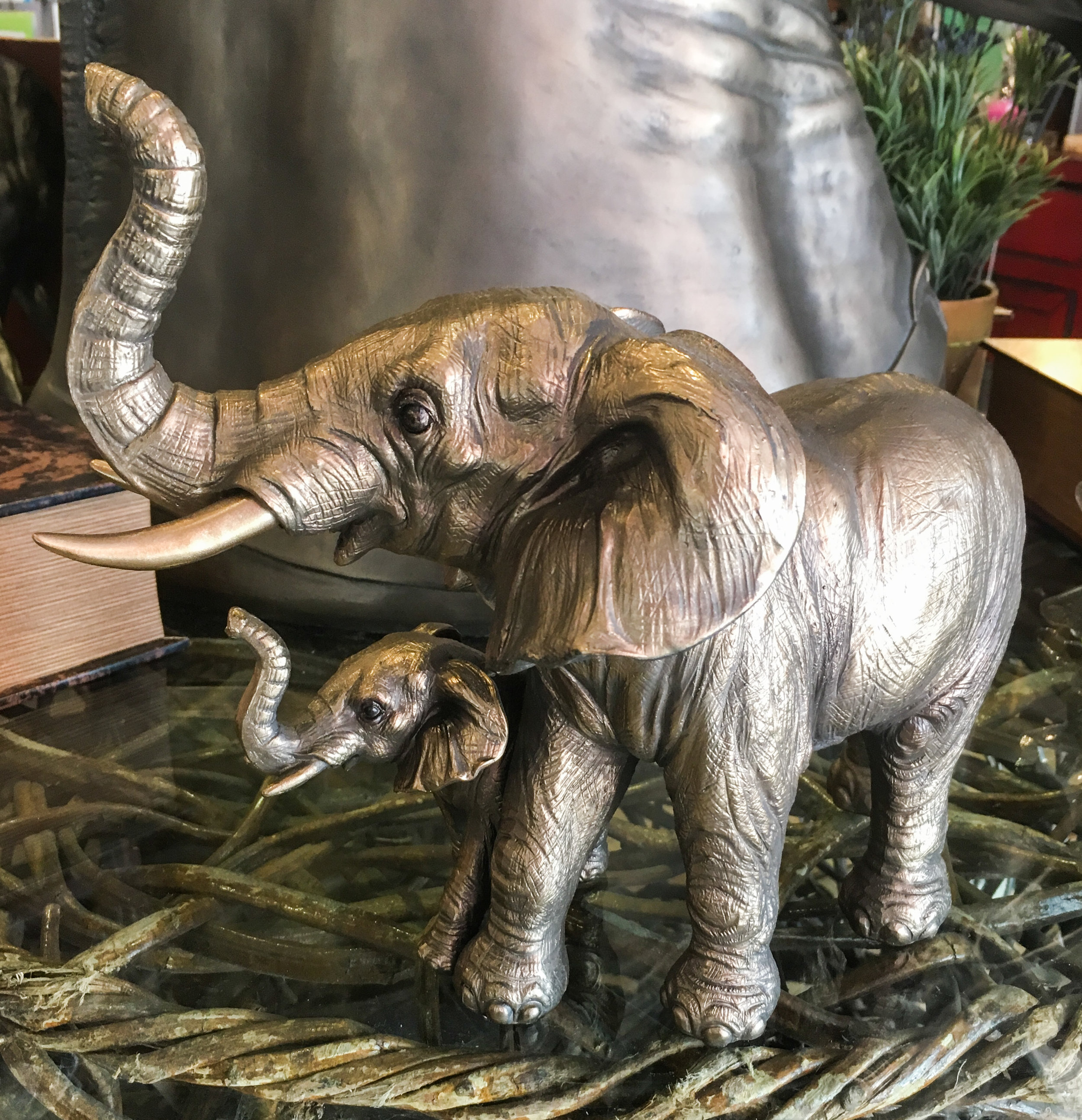mother and baby elephant ornament