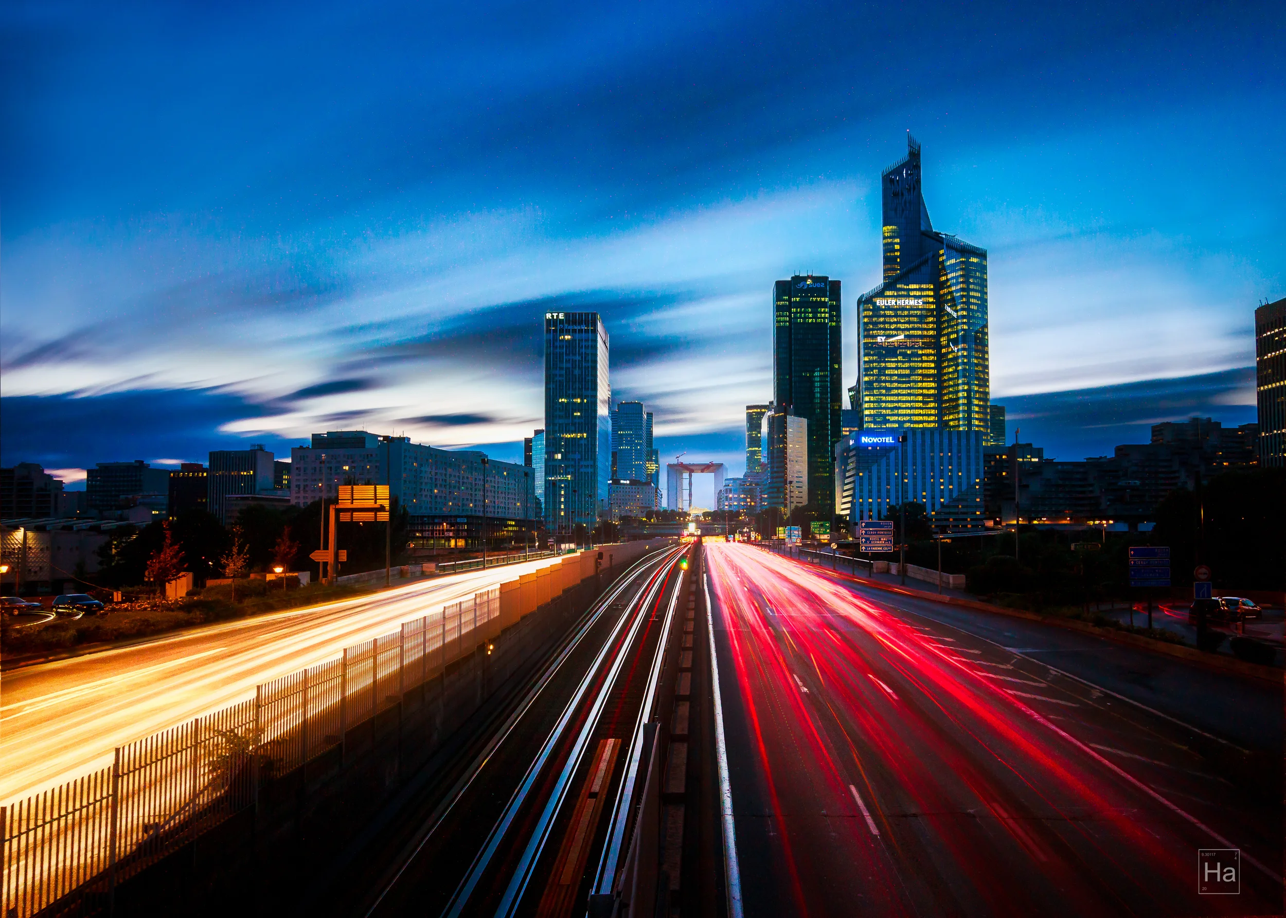 stock-photo-pont-de-neuilly-165894765.jpg