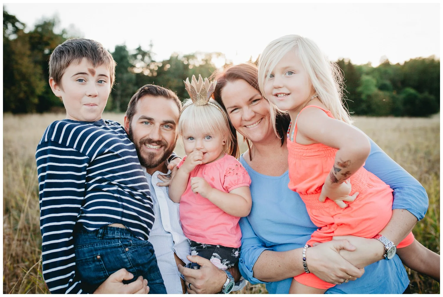 familjefotografering stockholm_familjefotograf stockholm_Barnfotograf_vallentuna_bagarmossen_linda rehlin_cecilia pihl_studiofotografering_familjefoto_basta familjefotografen