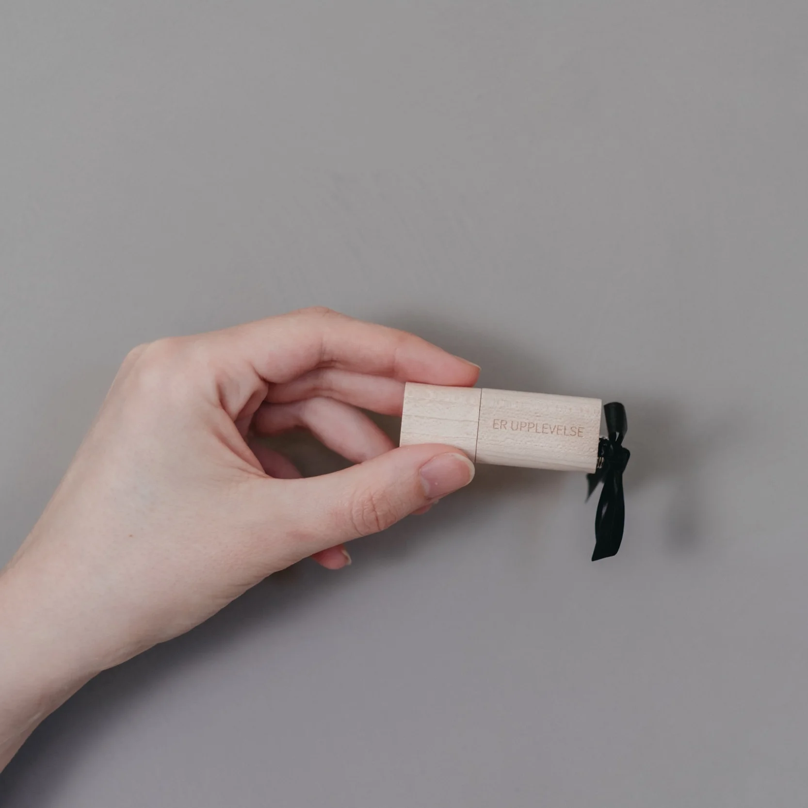 Beställer ni era digitala filer som back-up så levereras dessa på USB så att ni vet var ni har de. Hem och mata dropbox-trollet och vips så har ni dem på två ställen!