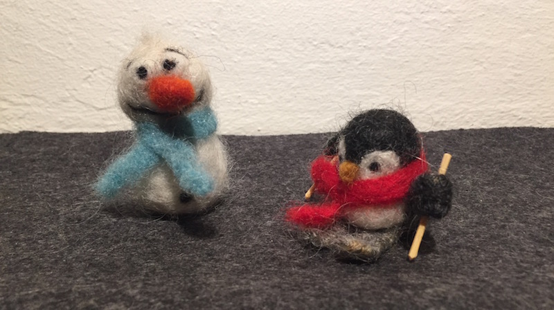 Snögubben Olof & Pingvin på skidor