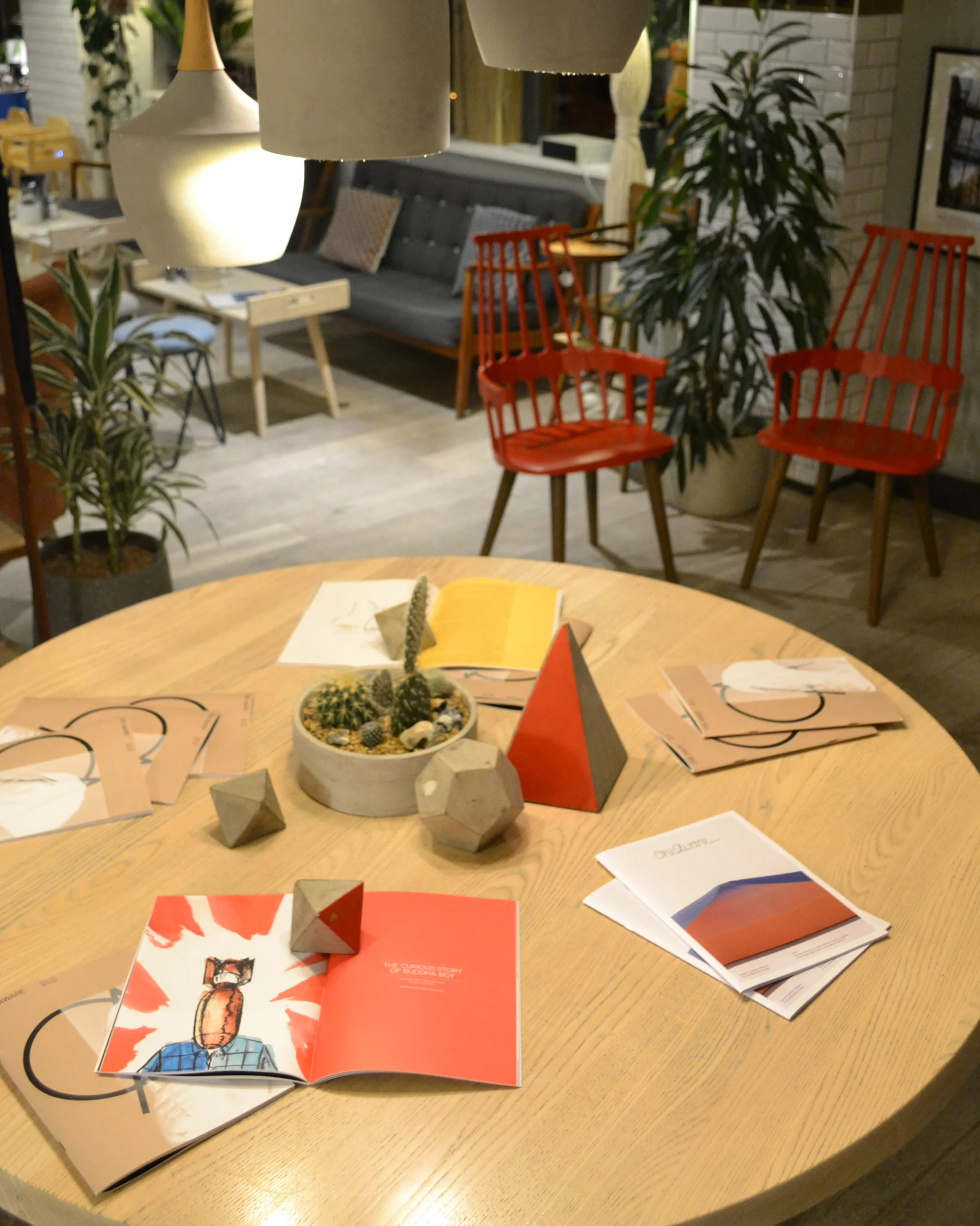 OneAware-displaytable.jpg