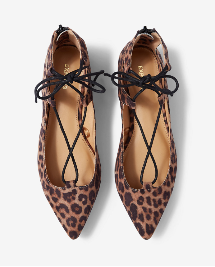 Pointed Toe Lace-Up Flat